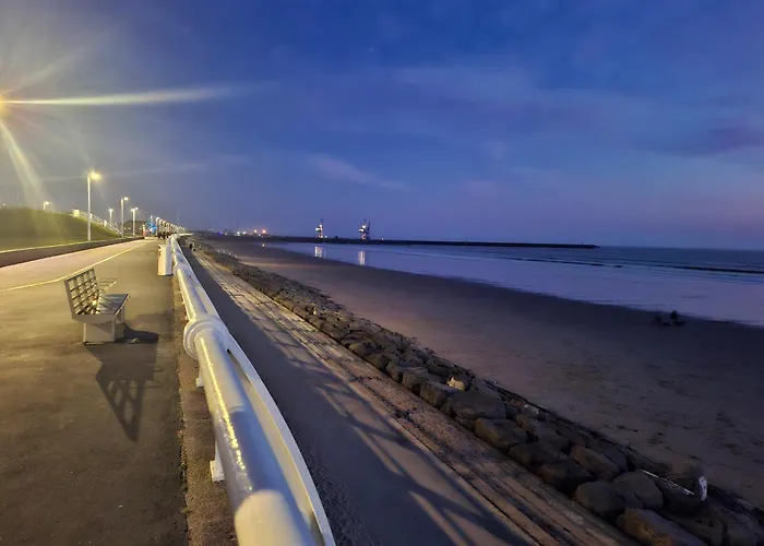 Driftmark Beachfront Location Aberavon Beach Large Driveway Parking 4 Bed Luxury Contractor Booking Private Site Fibre Optic Wi Fi