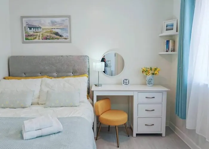 Fully Accessible Bungalow By The Beach
